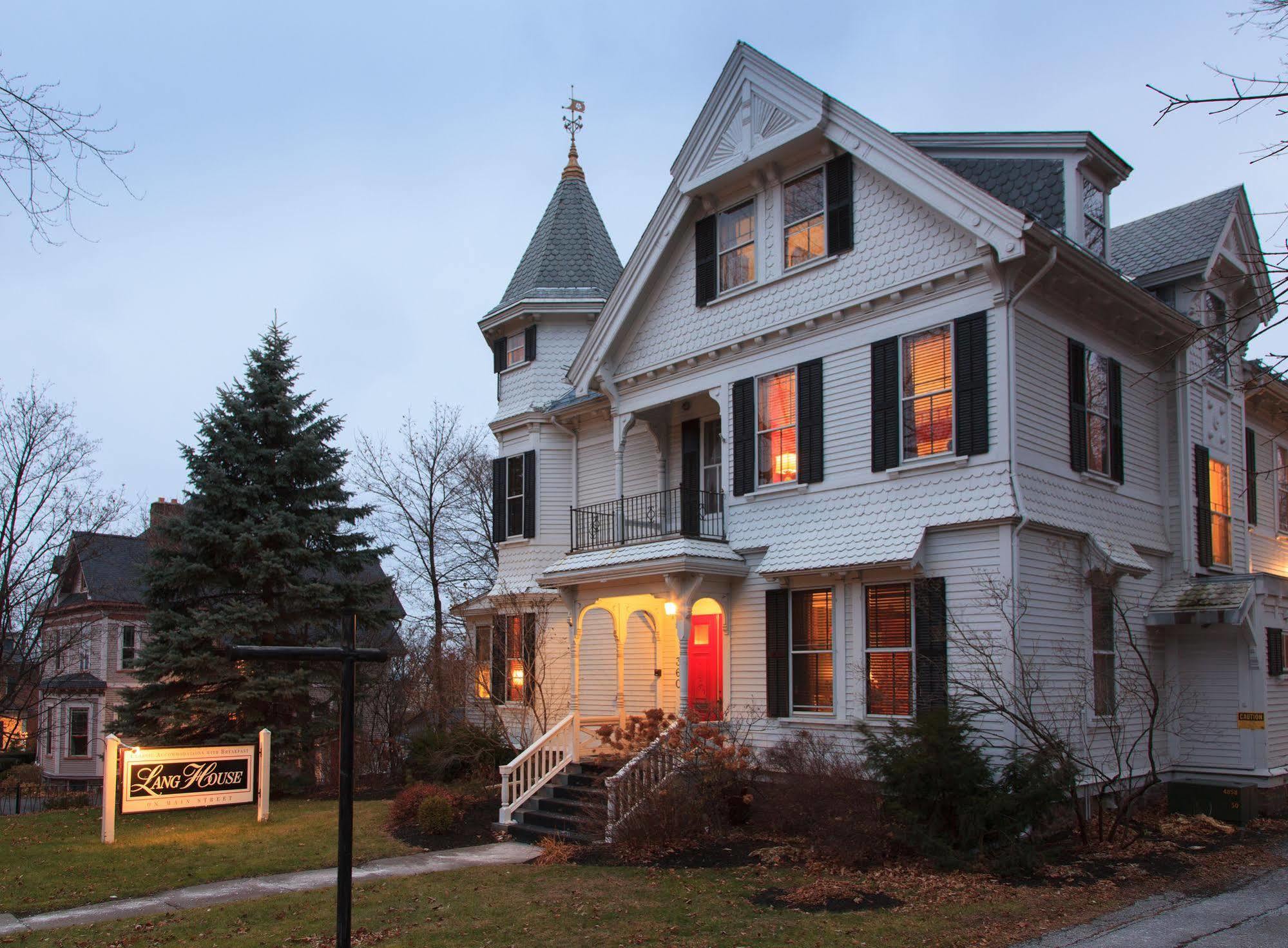 Lang House On Main Street Bed & Breakfast Burlington Eksteriør billede